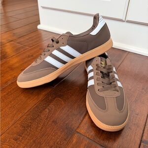 Adidas Brown Sneakers with White Stripes Brand new. Never worn. Samba style.